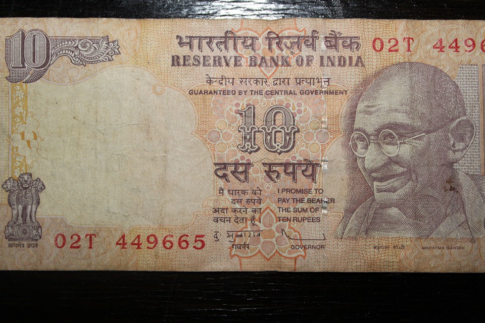 deset rupií